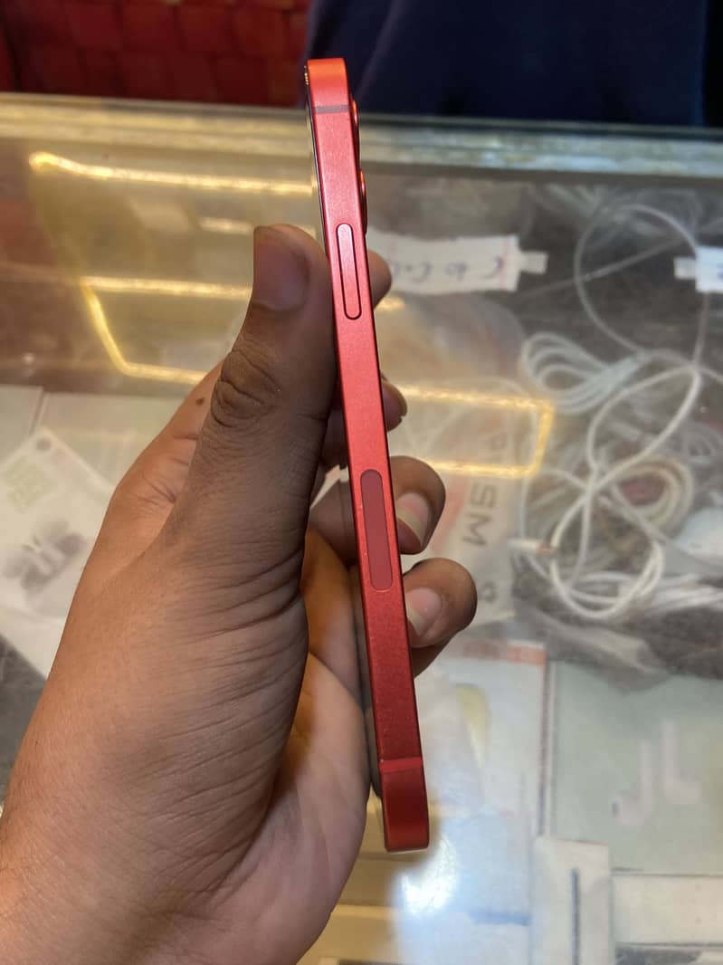 Apple iPhone 12 4