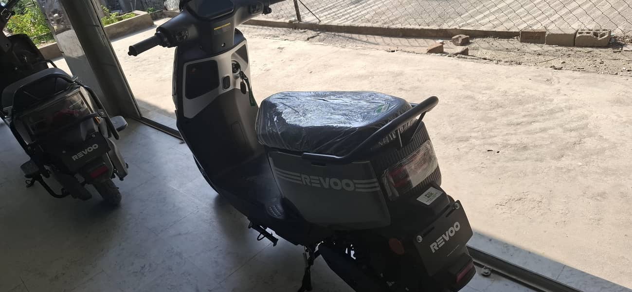 Revoo A11 3