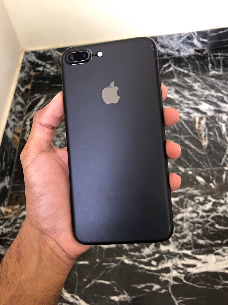 Apple iPhone 7 Plus 0