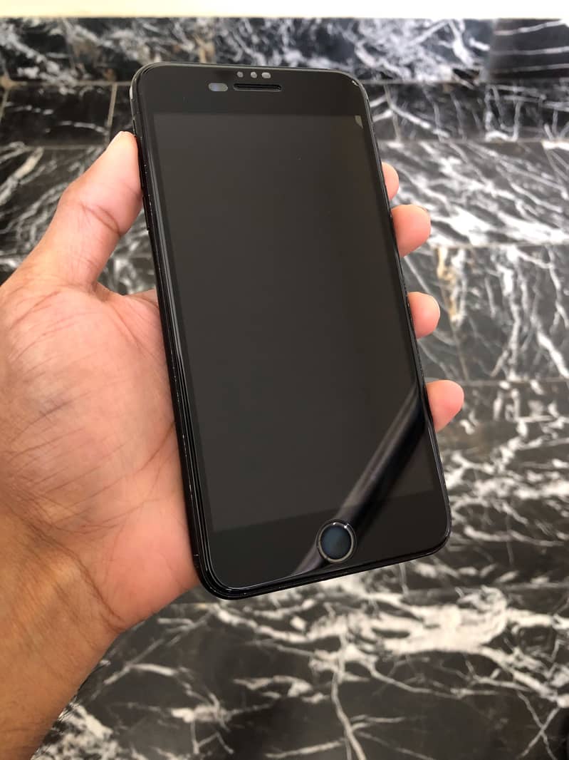 Apple iPhone 7 Plus 2