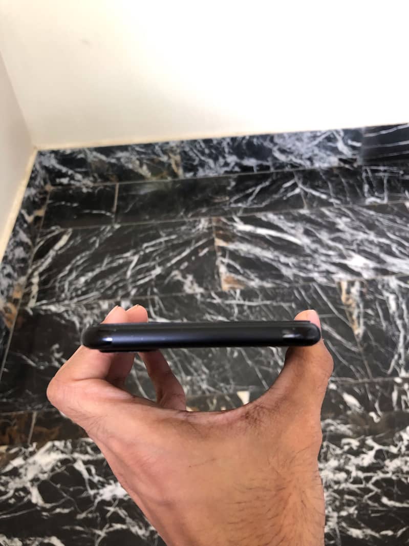 Apple iPhone 7 Plus 5