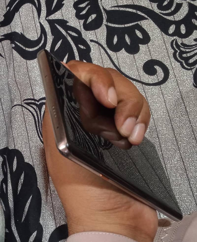 Tecno CAMON 40 Pro 3