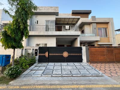 7 Marla slightly used House For Sale in m7a block Lake City,