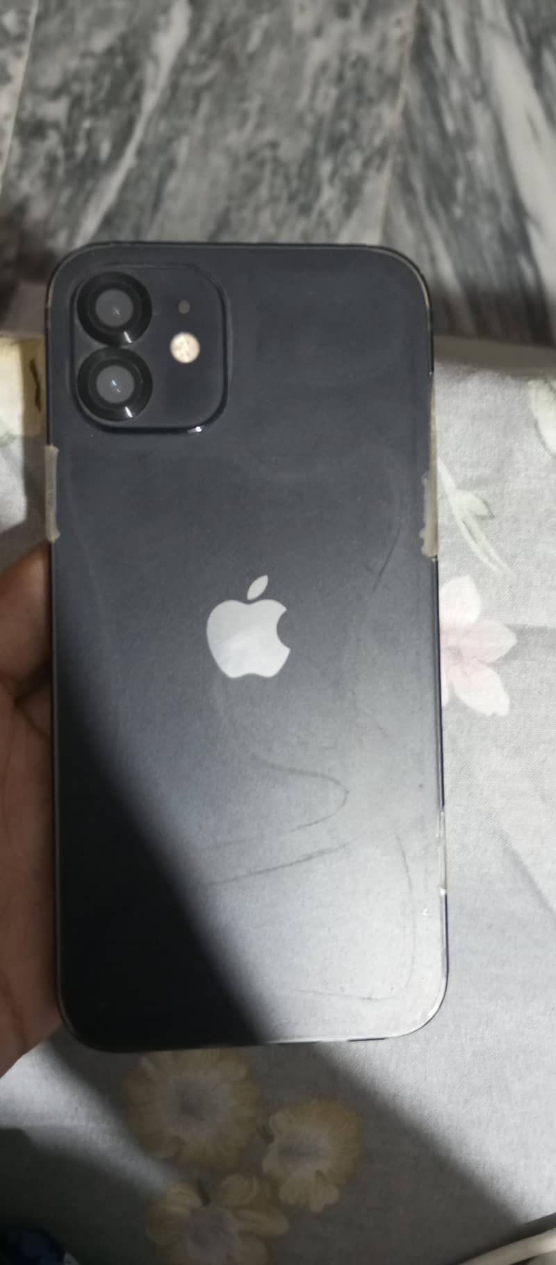 Apple iPhone 12 1