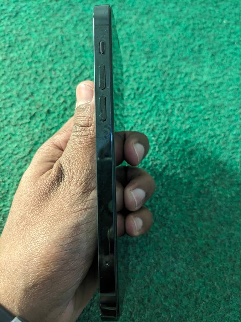 Apple iPhone 12 Pro 1