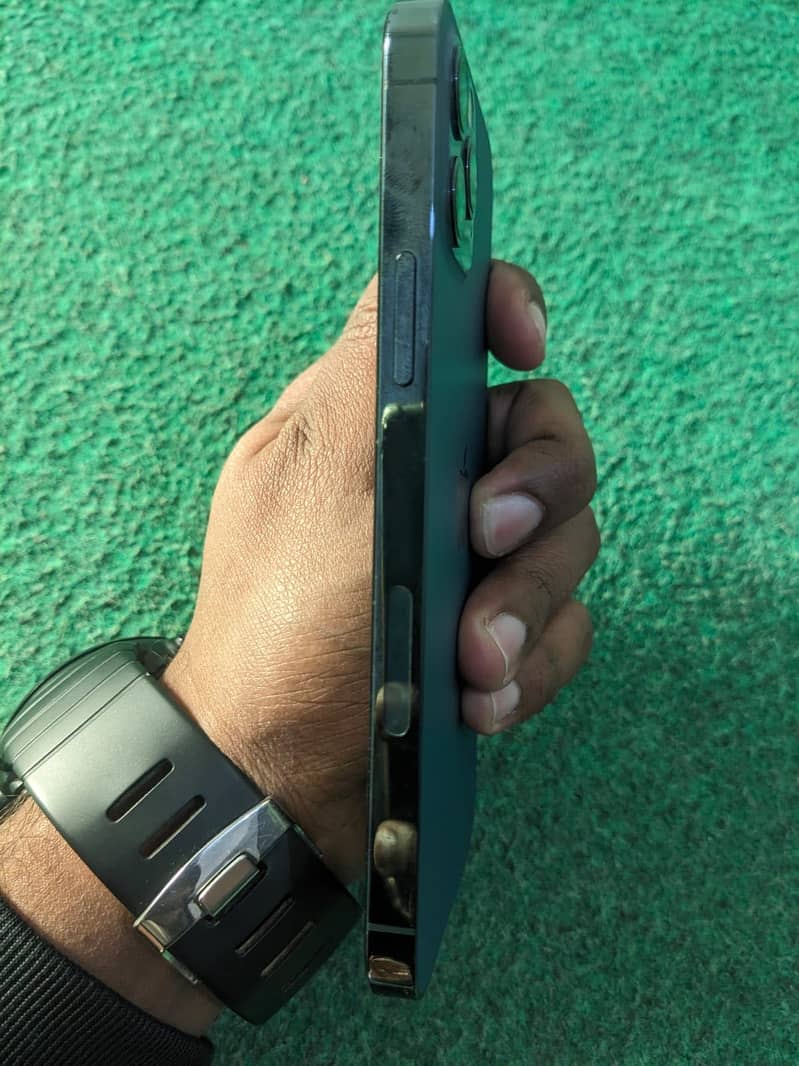 Apple iPhone 12 Pro 3