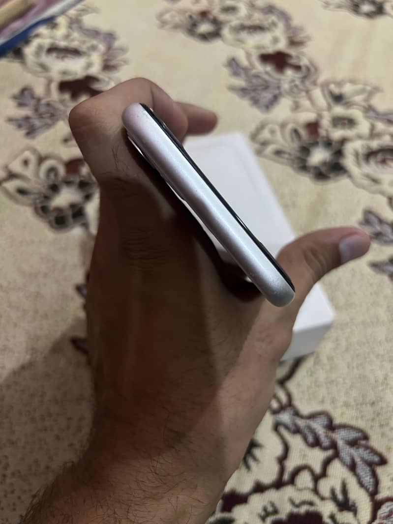 Apple iPhone 11 2