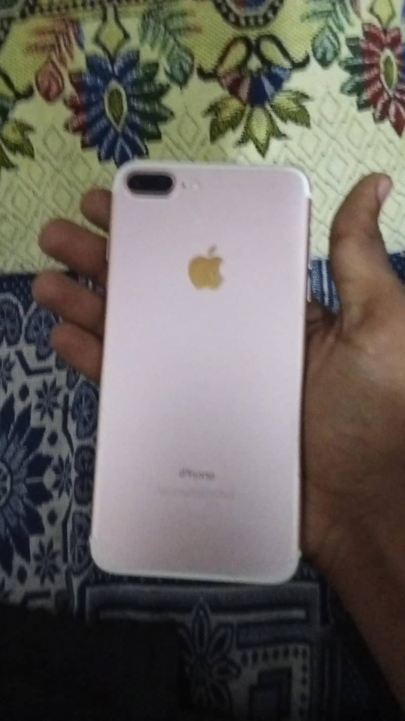 Apple iPhone 7 Plus 0
