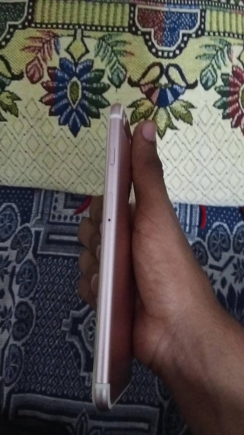 Apple iPhone 7 Plus 2