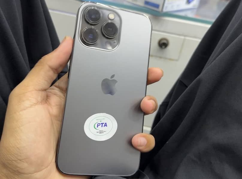 Apple iPhone 13 Pro 1