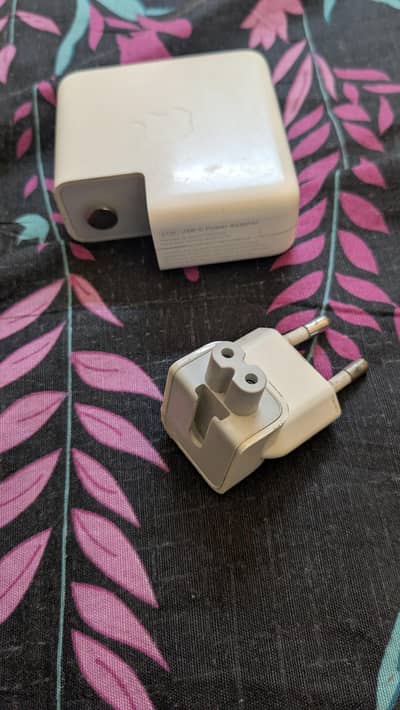 Macbook charger Adapter