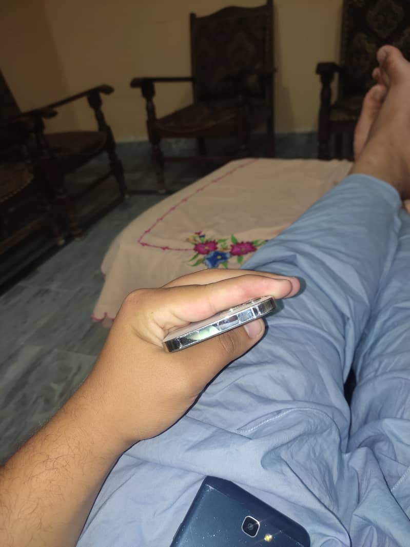 Apple iPhone 12 Pro 1