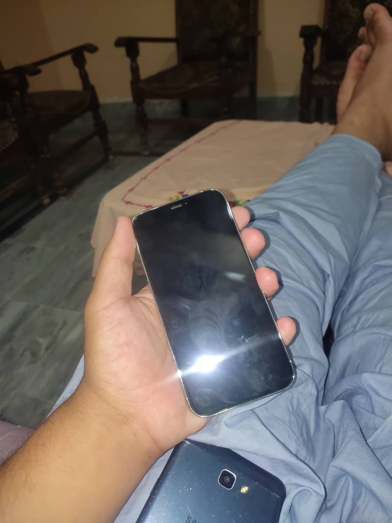 Apple iPhone 12 Pro 2