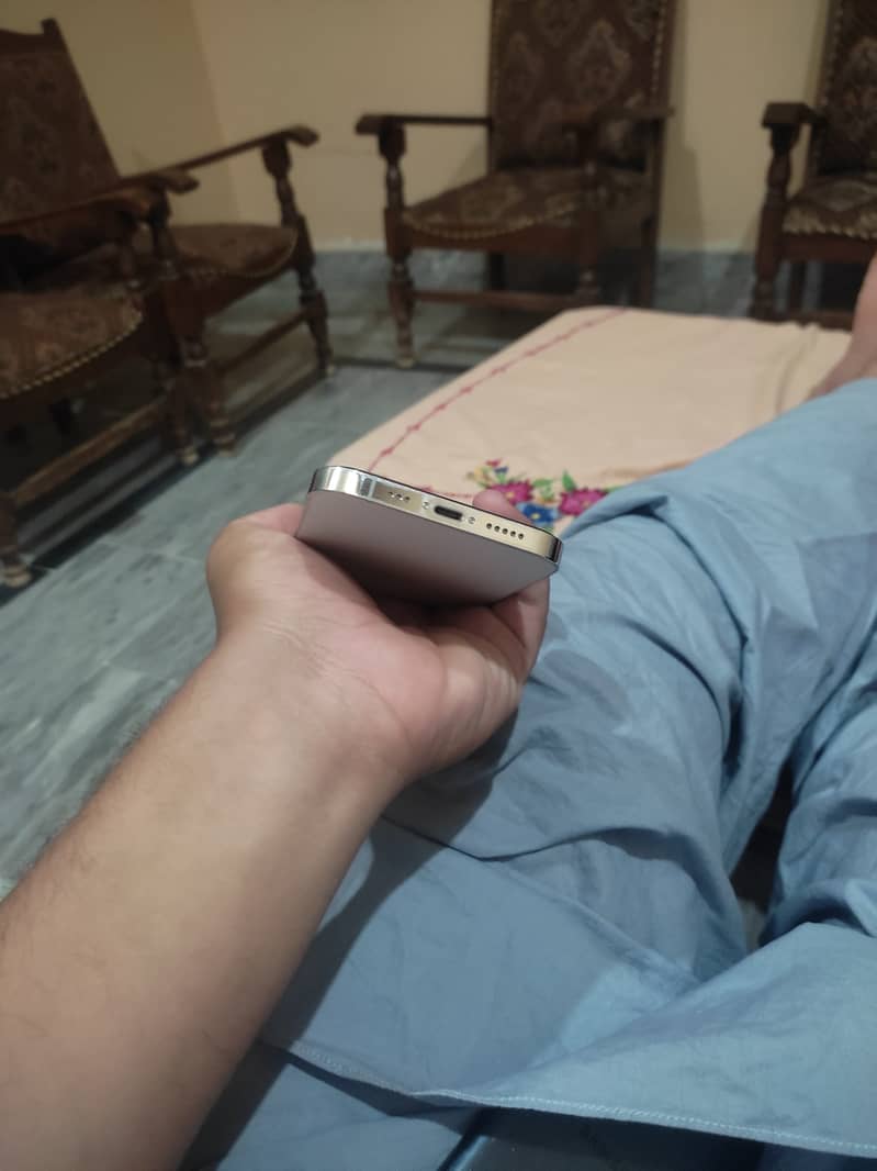 Apple iPhone 12 Pro 8