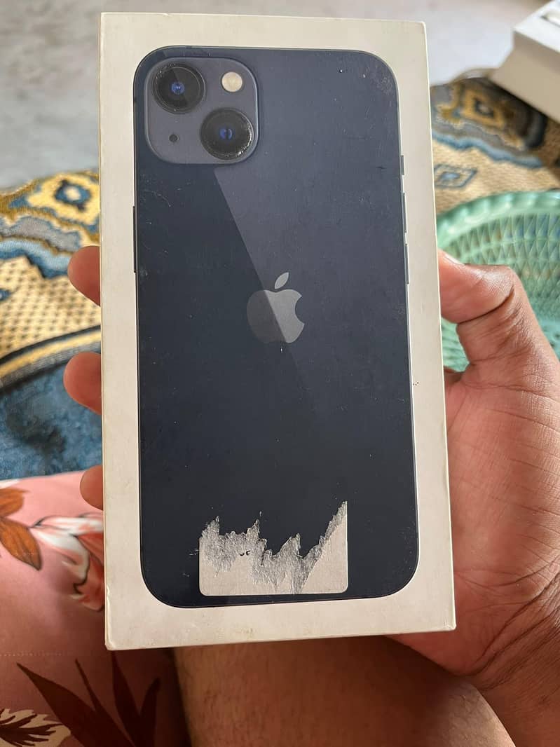 Apple iPhone 13 5