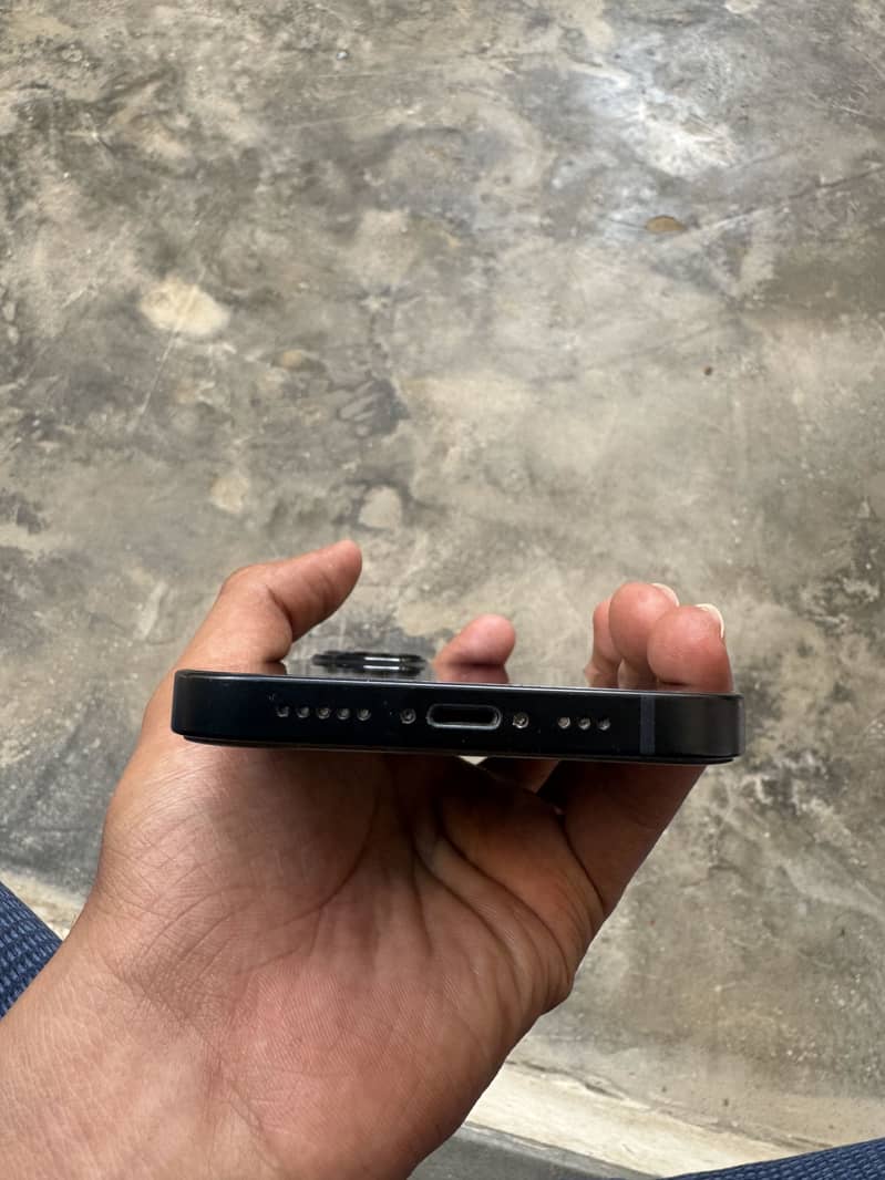 Apple iPhone 13 7