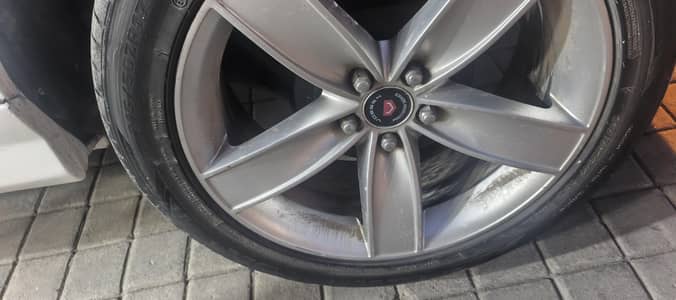 215/50 ZR17