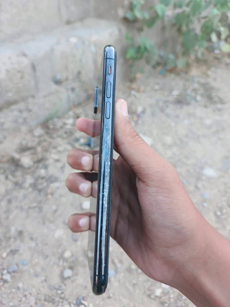 Apple iPhone XS Max 1
