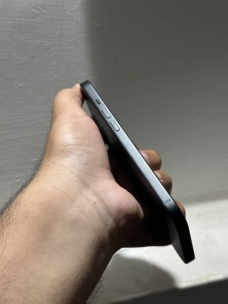 Apple iPhone 15 2