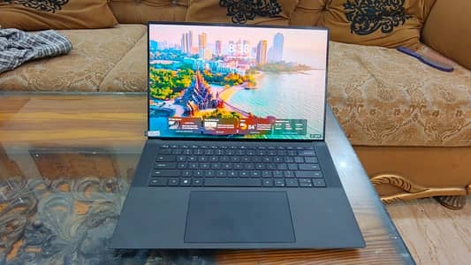 Workstation Laptop- NVIDIA RTX A2000 4GB + intel UHD - 16 GB RAM  512