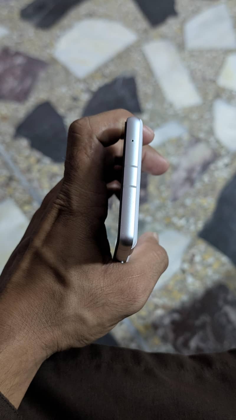 Google Pixel 7a 1