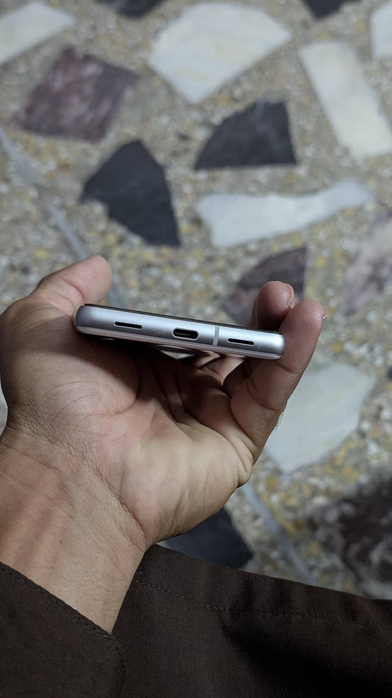 Google Pixel 7a 4