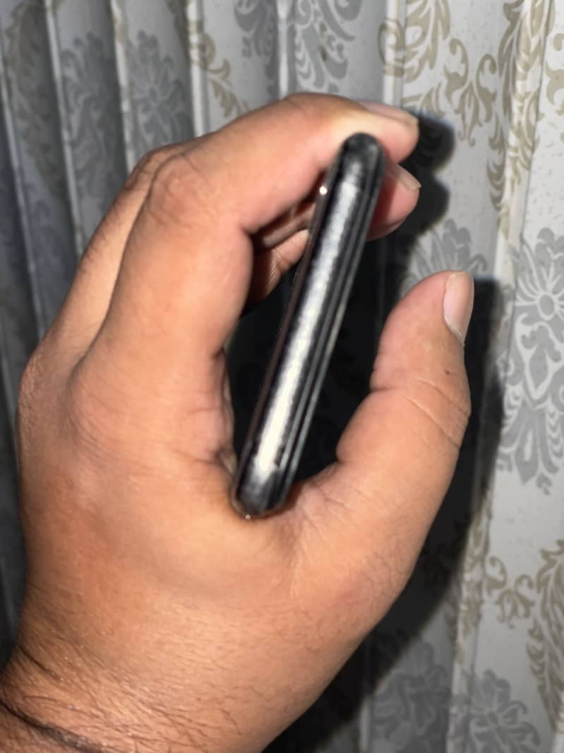 Apple iPhone X 3