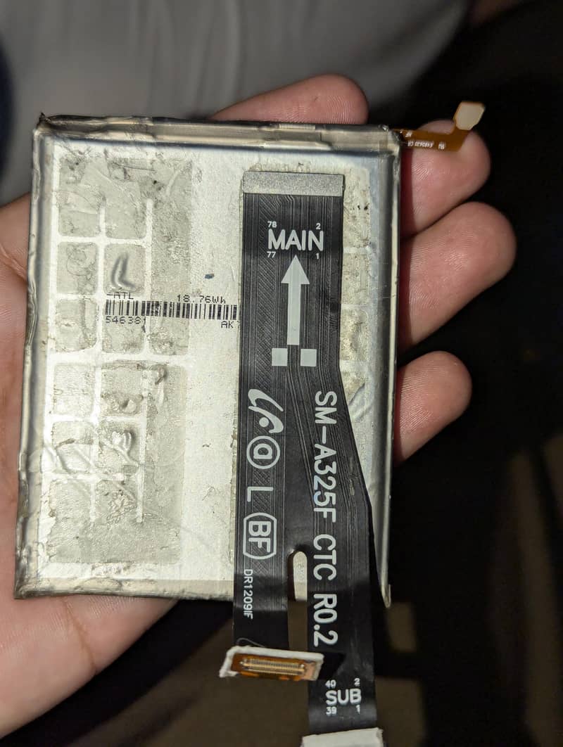 A32 battery 0