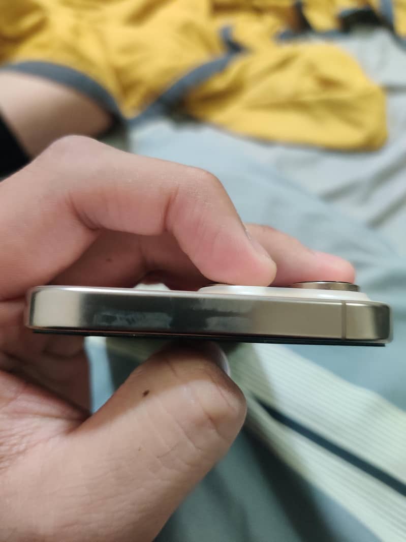 Apple iPhone 16 Pro Max 3