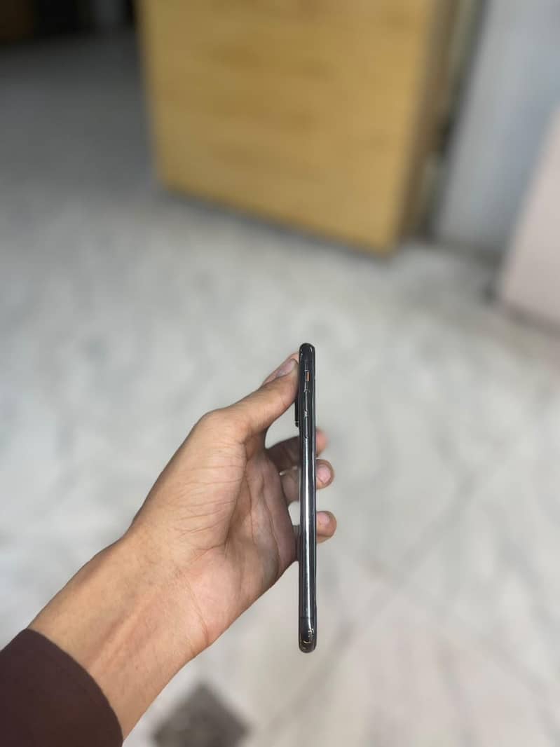 Apple iPhone X 2