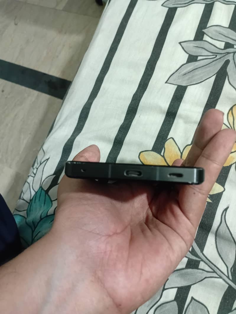 Sharp Aquos R7 6