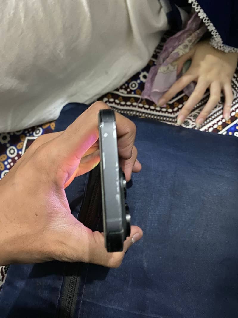 Apple iPhone 14 Pro 2
