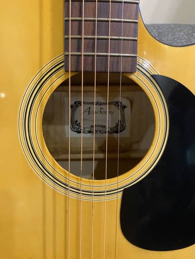 Urgent sale Brand new condition semi acustic guitar