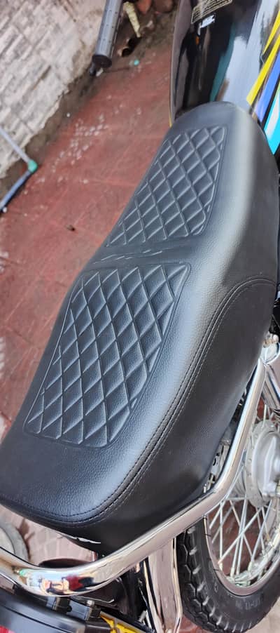 125 New Model Seat