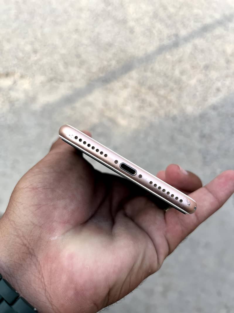 Apple iPhone 8 Plus 2