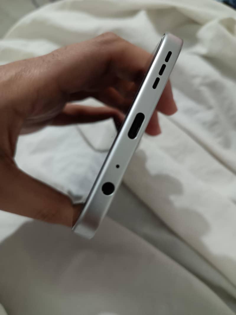 Infinix 6
