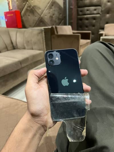 Apple iPhone 12