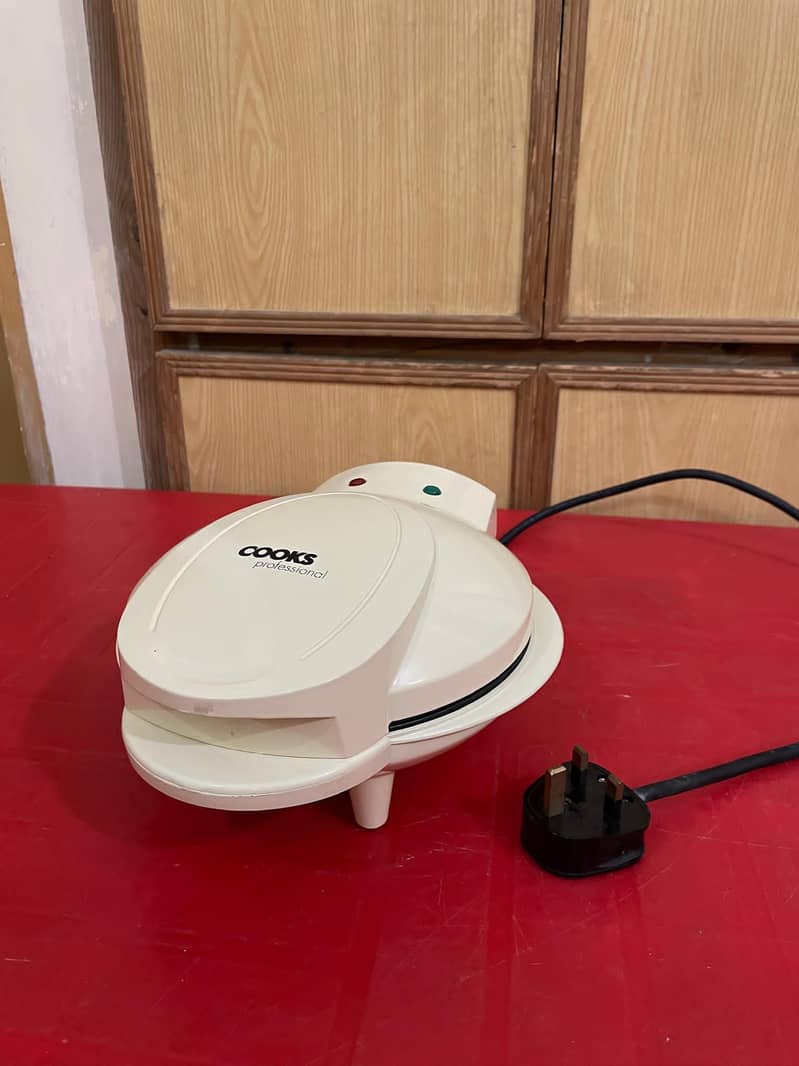 Homemaker Automatic Electric Donut Cake Maker 12