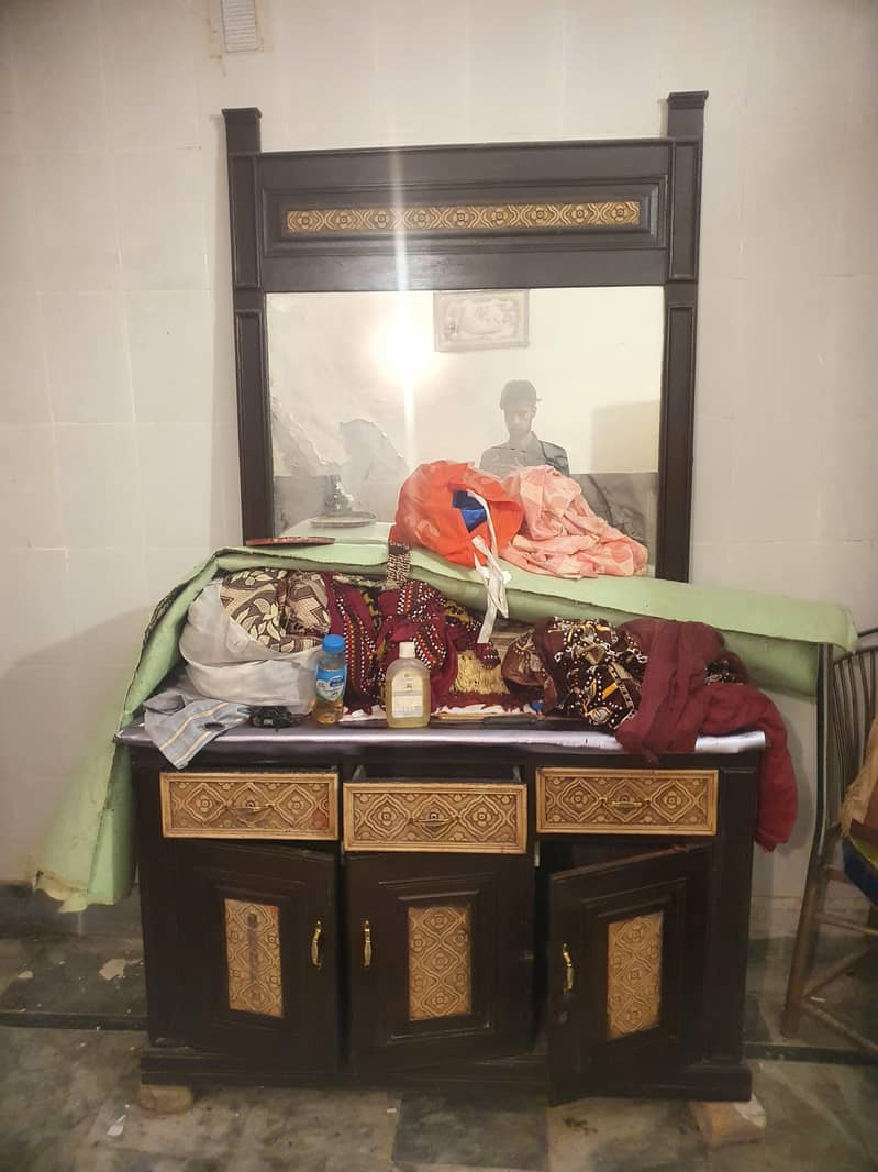 Dressing table 1