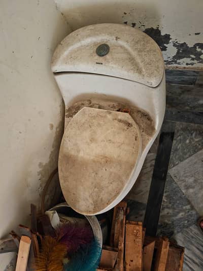 USED PORTA COMODE