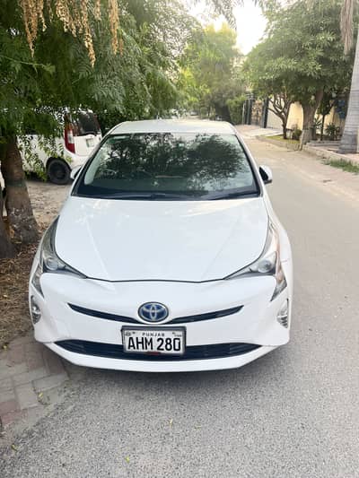 Prius  immaculate condition  total genuine
