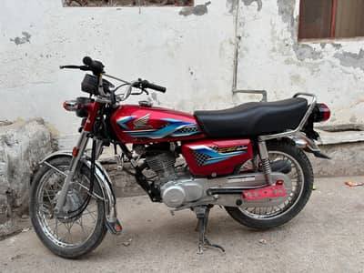 125 Saaf Conditione 4500 original chla Ha Metter pichy nhi ha.
