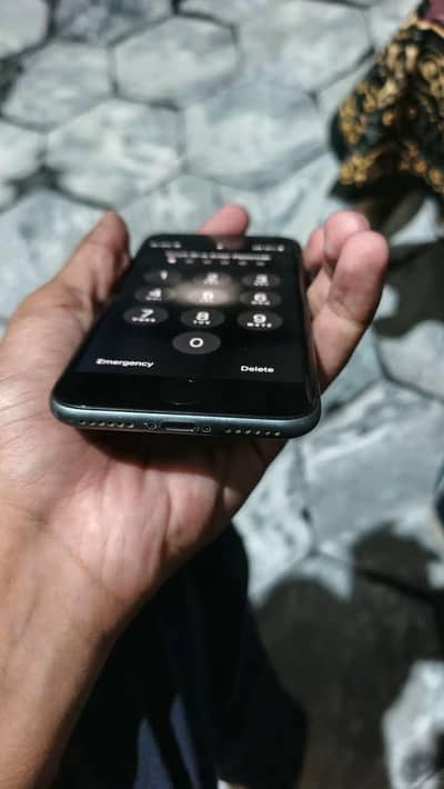 Apple iPhone 8
