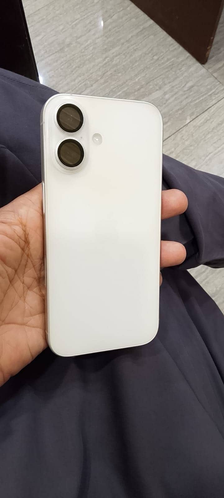 Apple iPhone 16 0