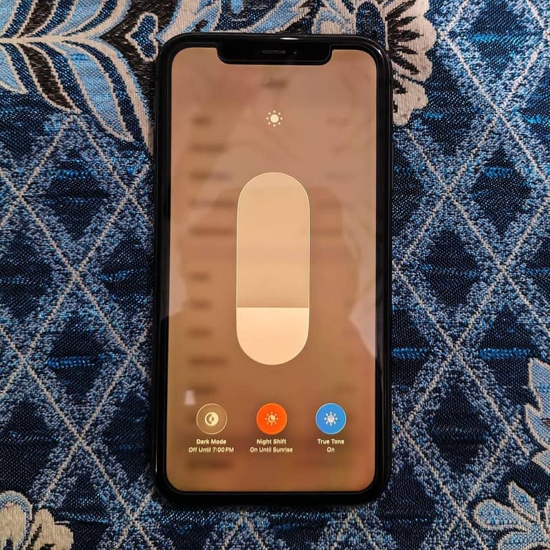Apple iPhone 11 4