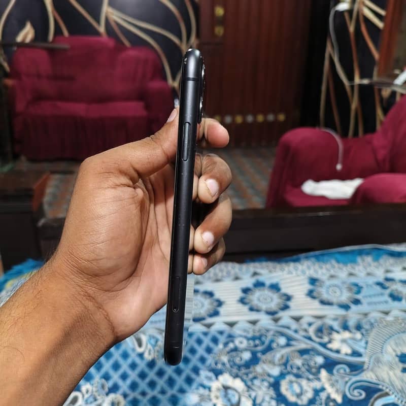 Apple iPhone 11 5