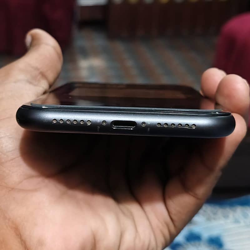 Apple iPhone 11 6