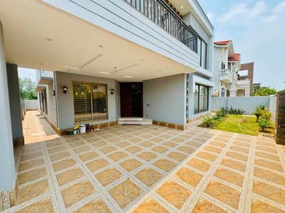 1 kanal ideal house for office