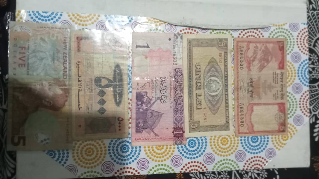 collectable notes 8