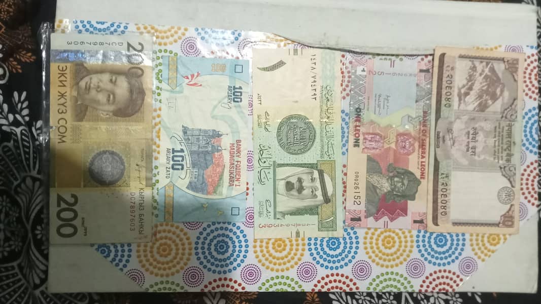 collectable notes 9